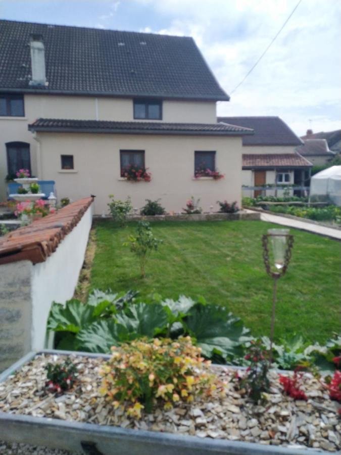 A La Maison Du Bonheur Lanty-sur-Aube Buitenkant foto