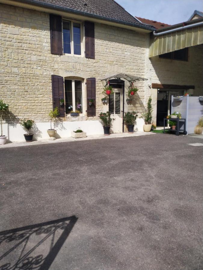 A La Maison Du Bonheur Lanty-sur-Aube Buitenkant foto